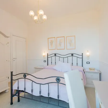 Elaia Aparthotel