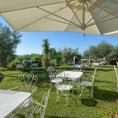 Elaia Aparthotel *